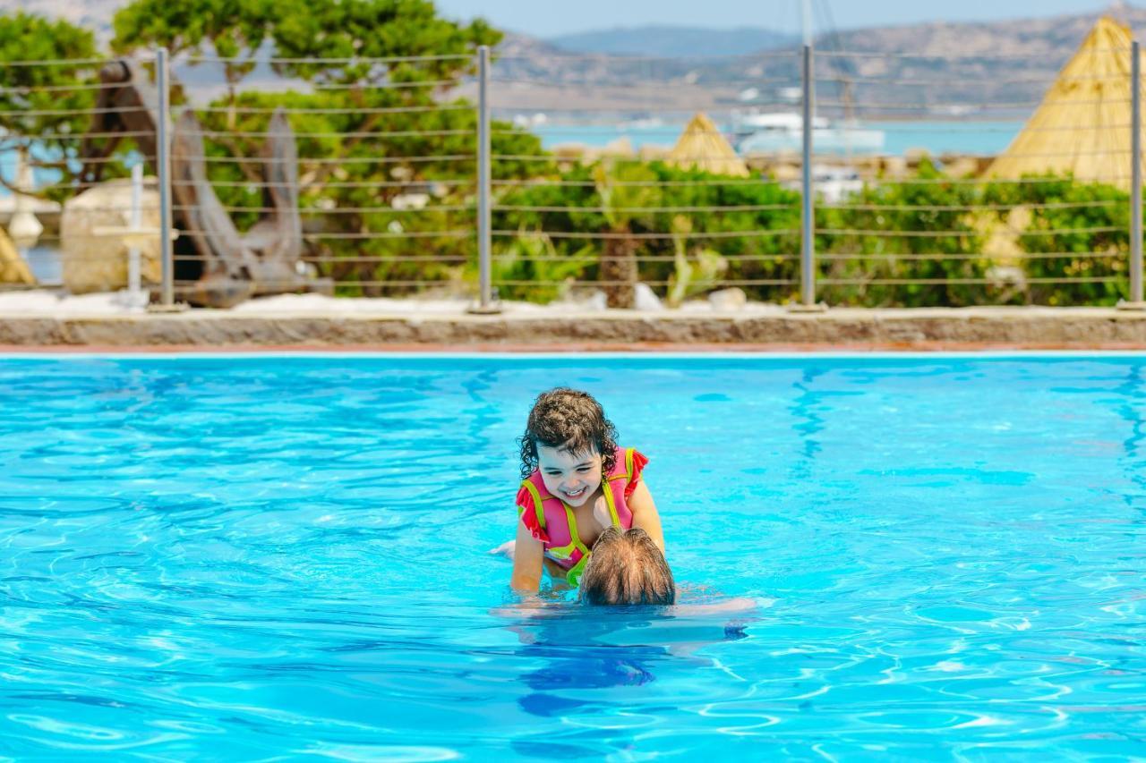 Unahotels Club Hotel Ancora Stintino Buitenkant foto